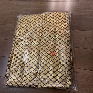 NWOT Mermaid gold skirt